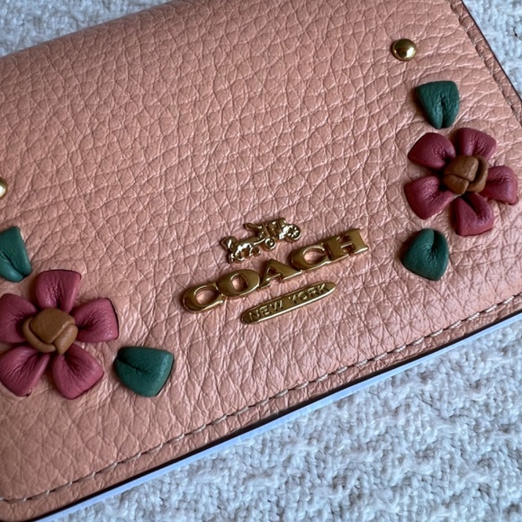 COACH Mini Wallet On A Chain With Floral Whipstitch BRAND NEW WITH TAGS - Picture 11 of 12